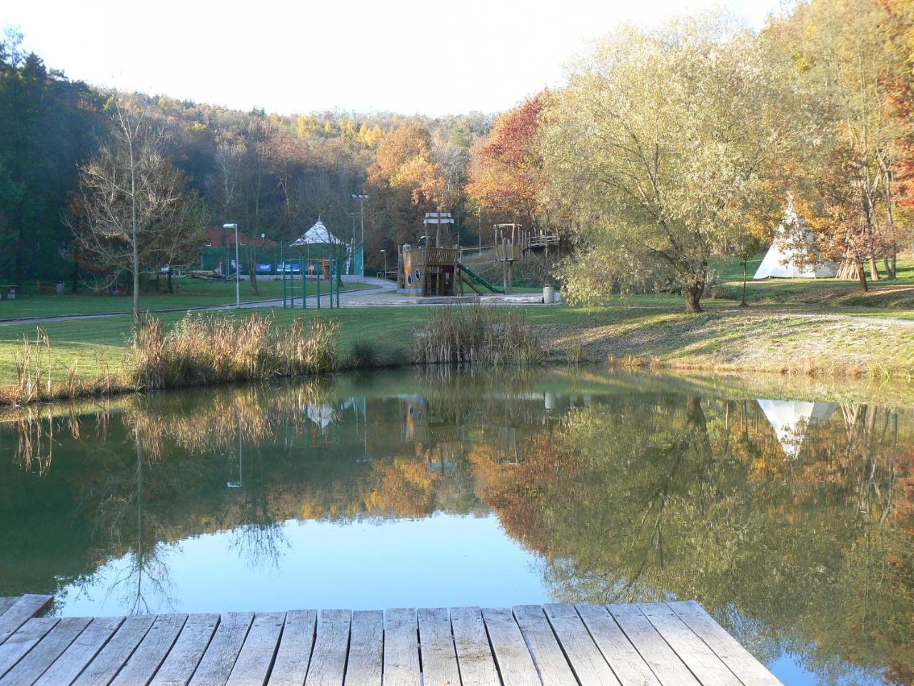 Penzion Amfík Bukovina Popovice  Esterno foto