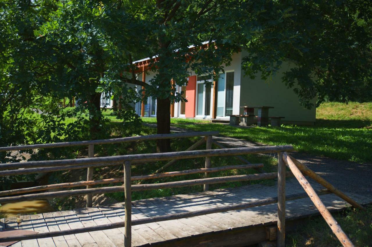 Penzion Amfík Bukovina Popovice  Esterno foto