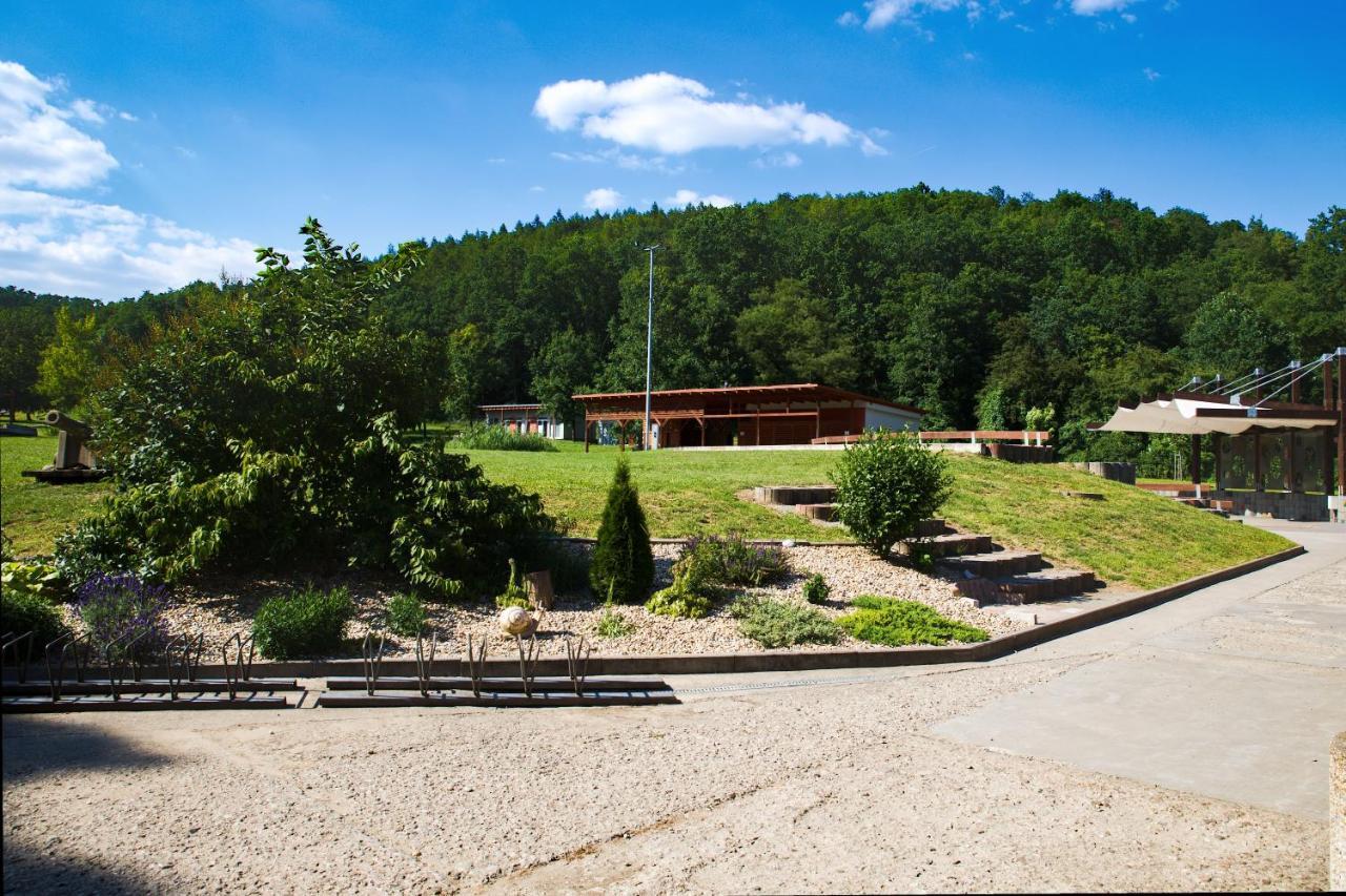 Penzion Amfík Bukovina Popovice  Esterno foto